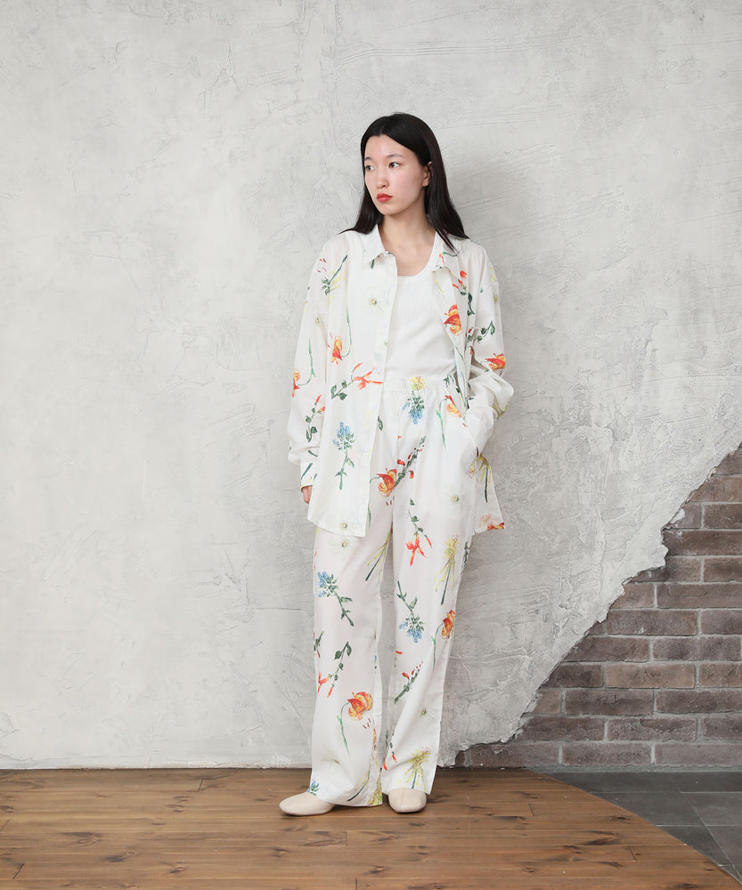 "FLOWER" Kana Akiyama 布帛パンツ