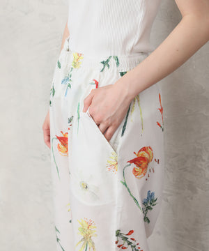 "FLOWER" Kana Akiyama 布帛パンツ